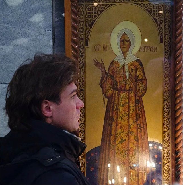 Перед иконой Матроны Московской